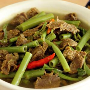 135.Morning Glory with Beef Spice Soup (Khmer Style)