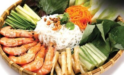 56.Prawn with Vegetable and rice paper