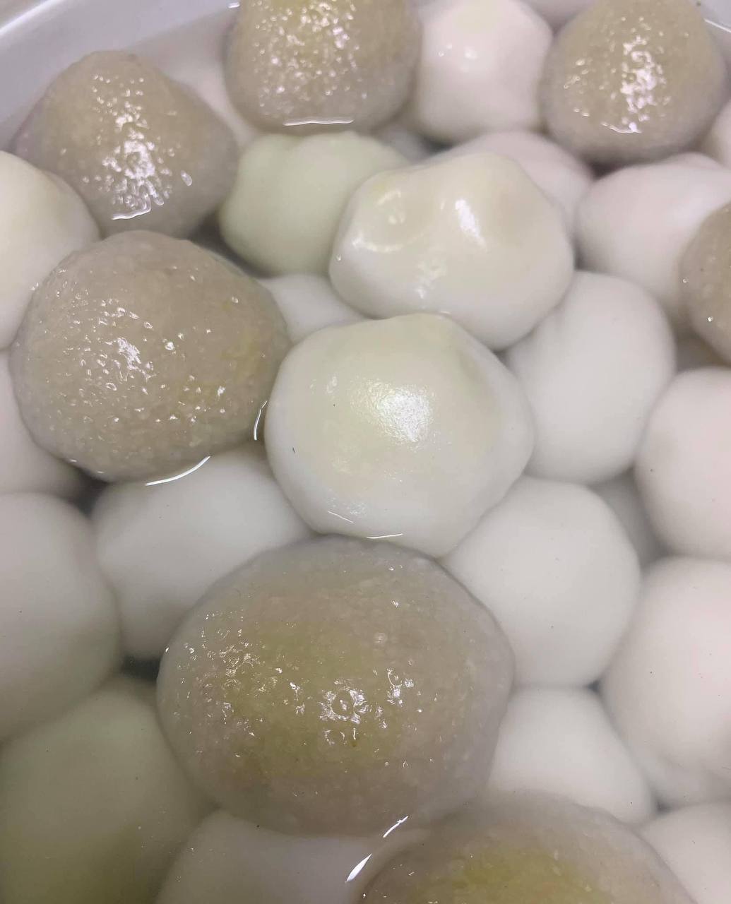 36. Khmer Dessert Glutinous Rice Balls With Mung Beans Paste