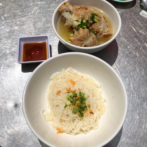 18.Pork Bone Noodle Soup