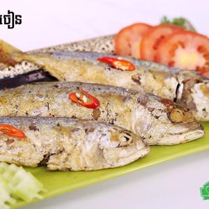 23.Fried Ca Mong Fish
