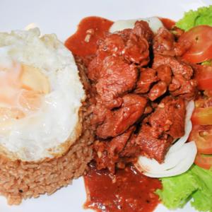 154.Beef Lok Lak Serve with Fried Rice and Fried Egg