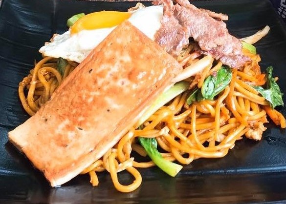 Fried Chinese Noodle with Beef and Pate