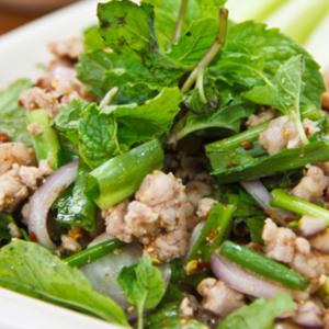 32.Larb Beef with Shreaded Vegetable