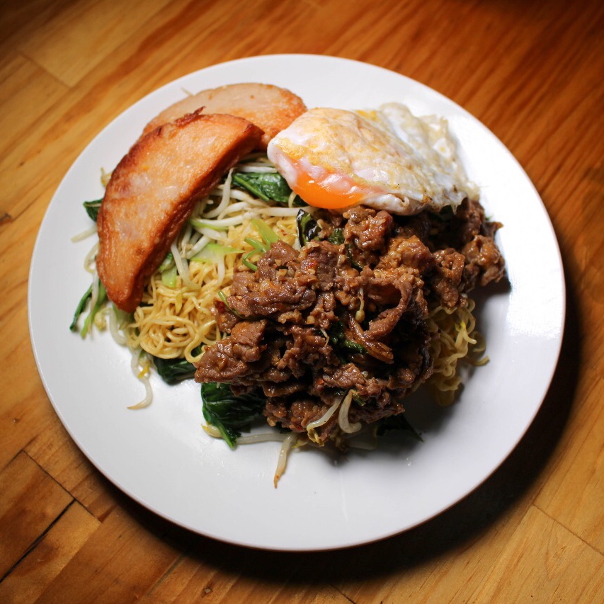 Fried Instant Noodle with Beef,Egg,Pate