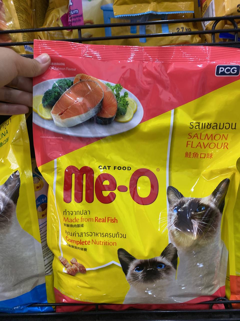 38.Me-o​ Cat food Salmon flavor(3kg)