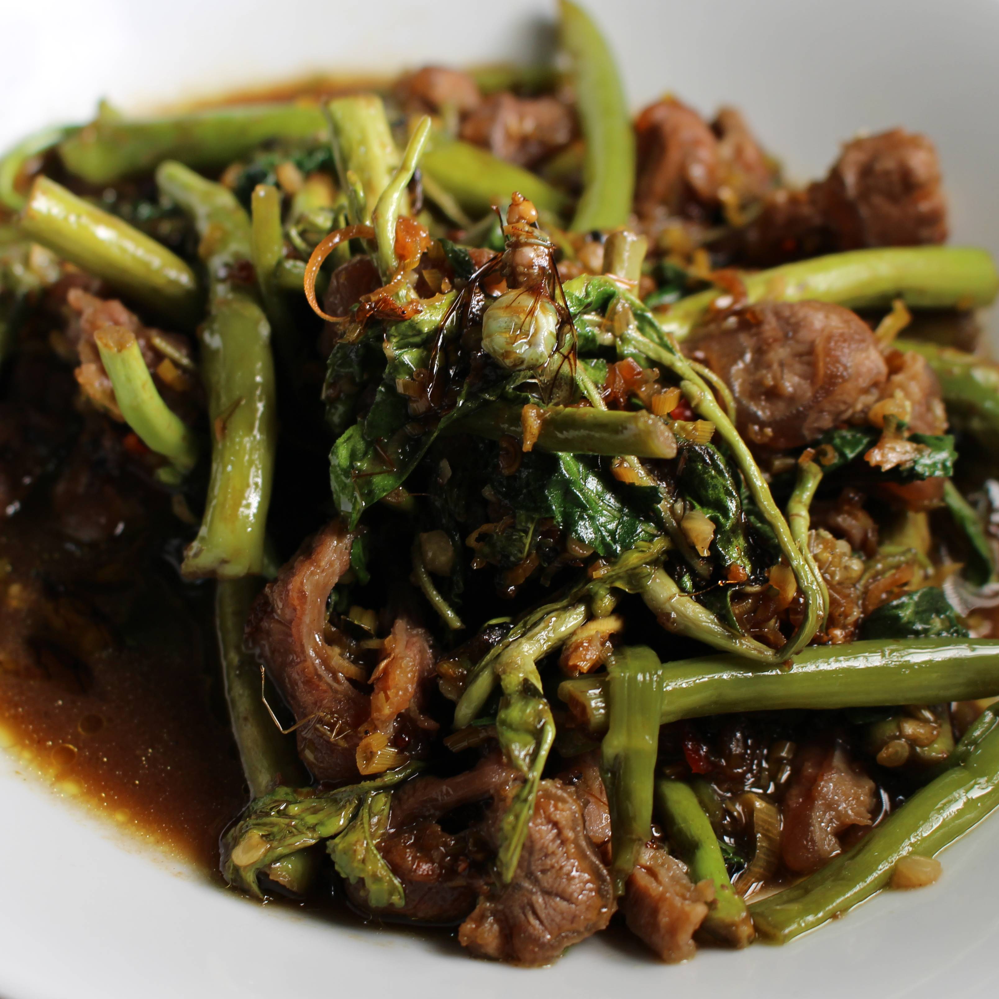 Stir Fried Beef with Weaver Ant