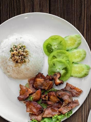 02.Steamed Rice with Fried Pork