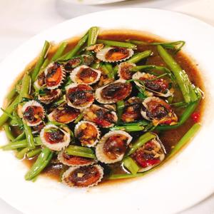 24.Stir-Fried Cockle with Morning Glory