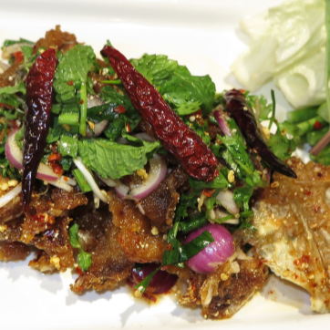 66.Fried Fish with Nam Tok (Ch'pong Fish Whole)