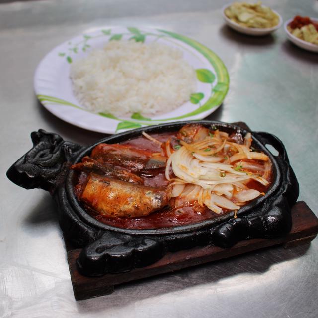 03.Braised Fish on Hot Pan with  Rice