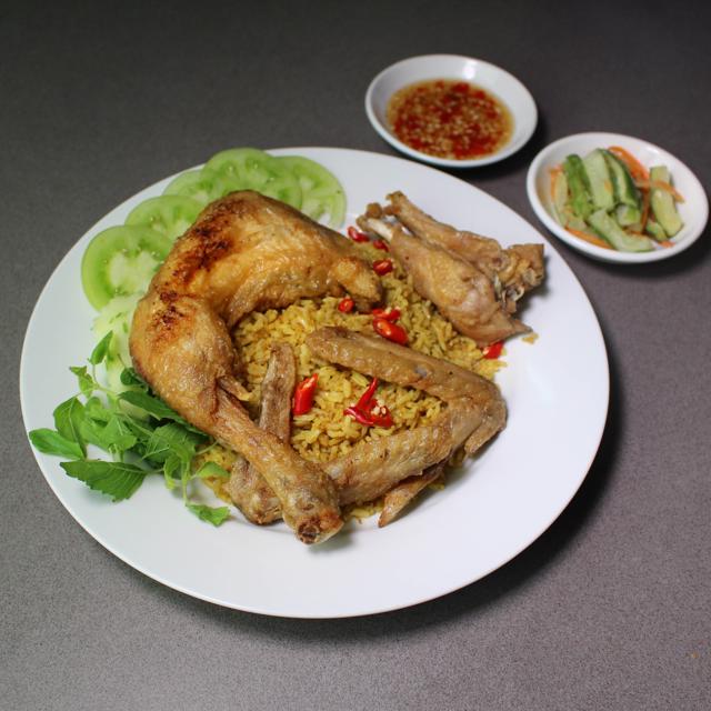 05.Fried Rice with Chicken Thigh and Wings