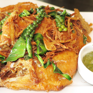64.Fried Fish with Seafood Sauce (Red Fish)