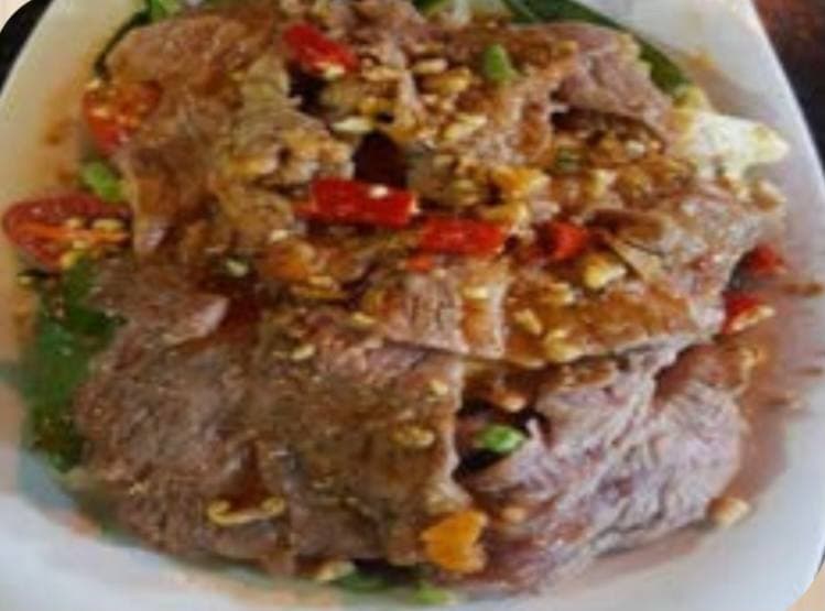 84.Grilled Beef Salad