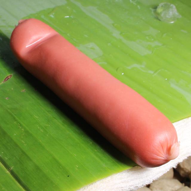 08.Red meatball Hotdog (1pc)