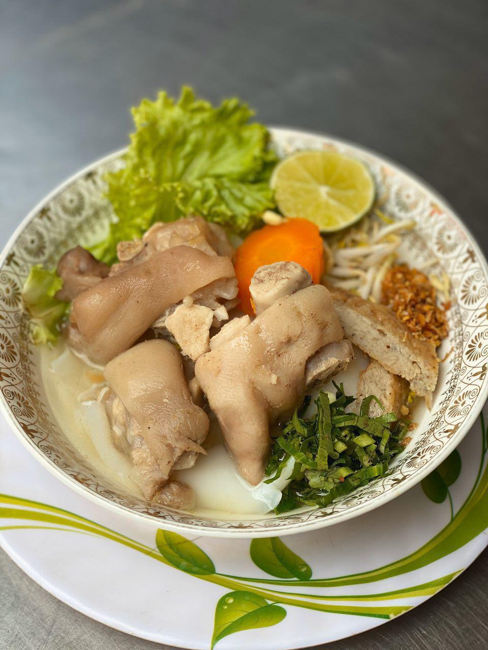 18.Banh Kanh Soup