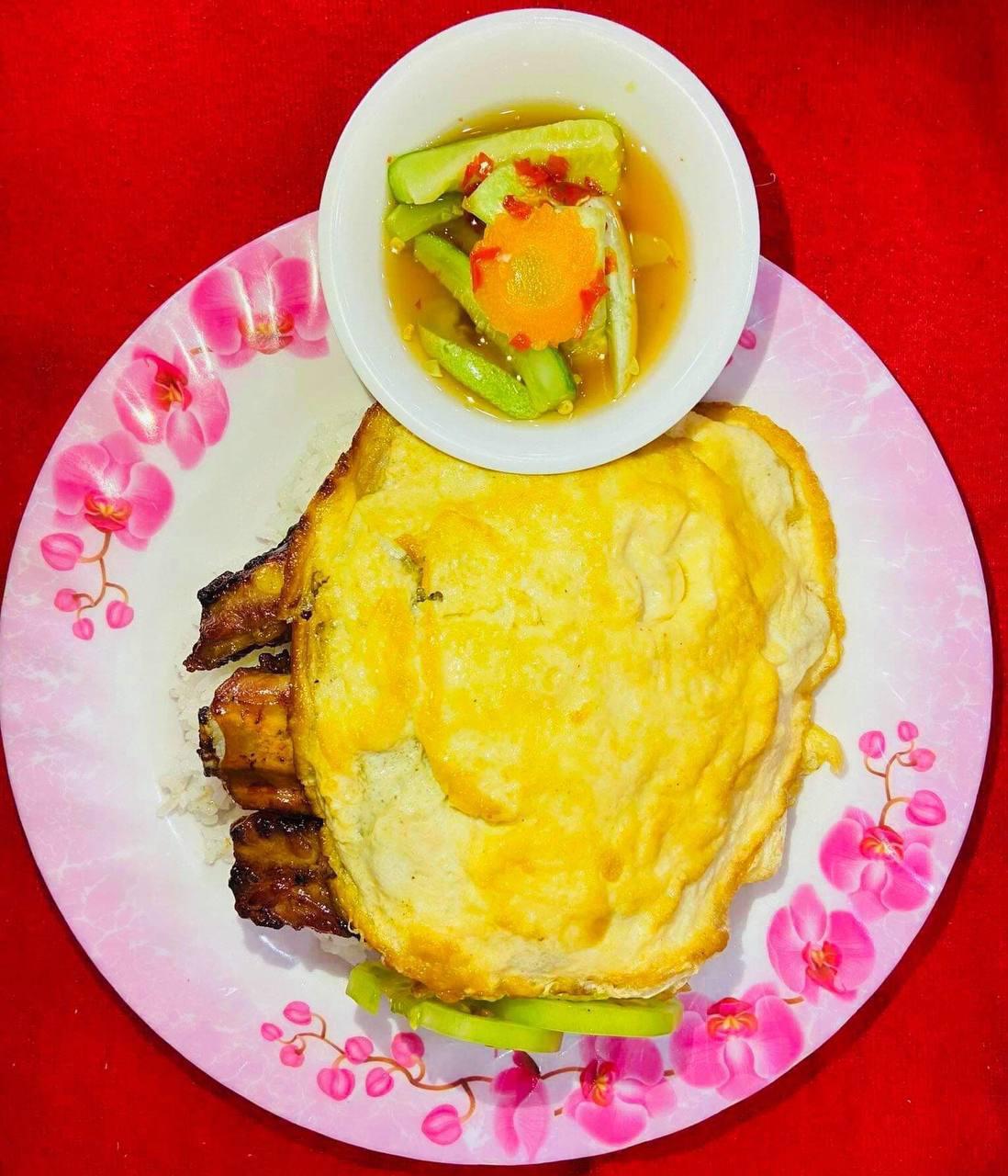 Pork Rib Rice with Omelete Egg