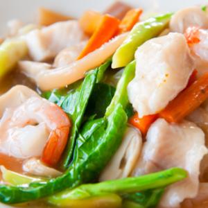 161.White Rice Noodle with Seafood in Gravy Brown Sauce