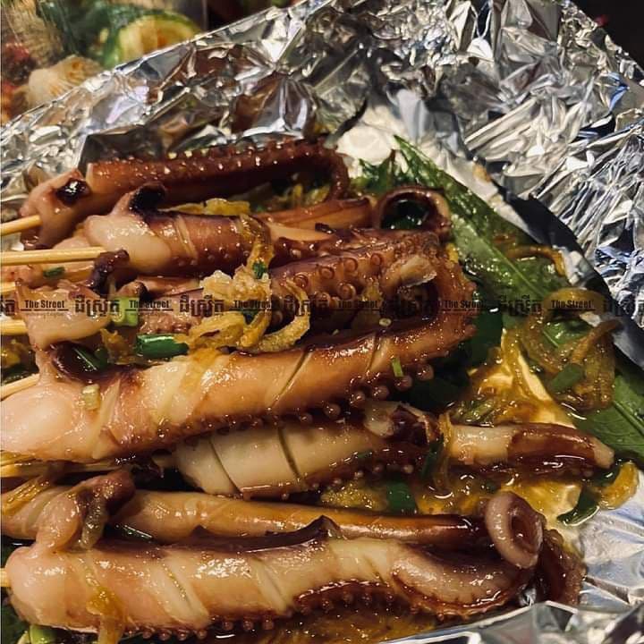 50.Steamed Squid hand​