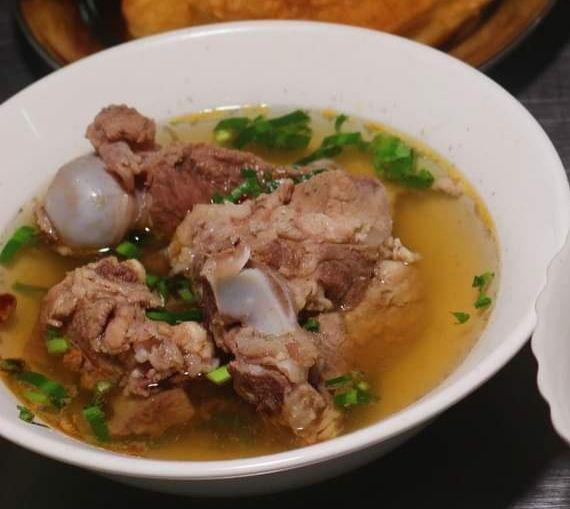 01.Rice Noodle Soup with extra pork bone