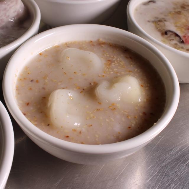 03.Sticky Rice Balls in Ginger Syrup
