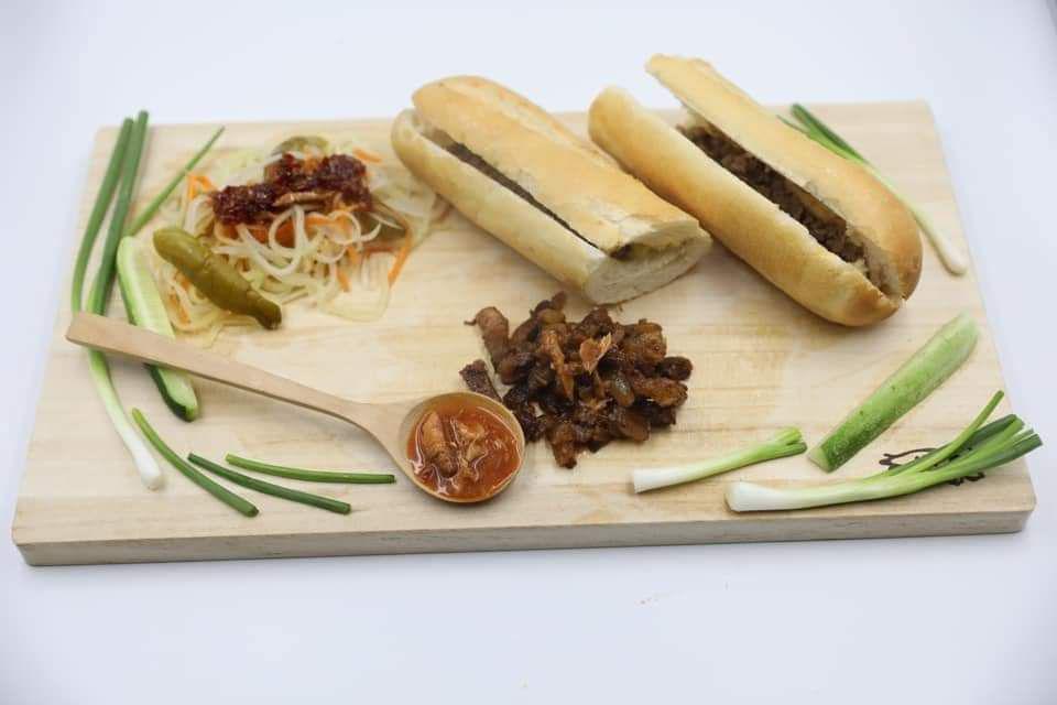 12.Braised Pork Organs Bread