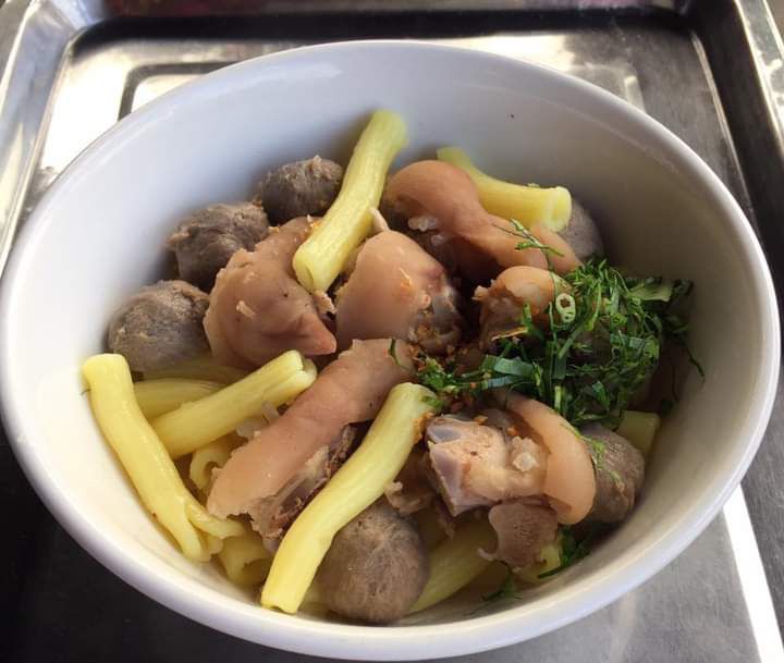 02.Nuy soup with beef meatball and pork leg