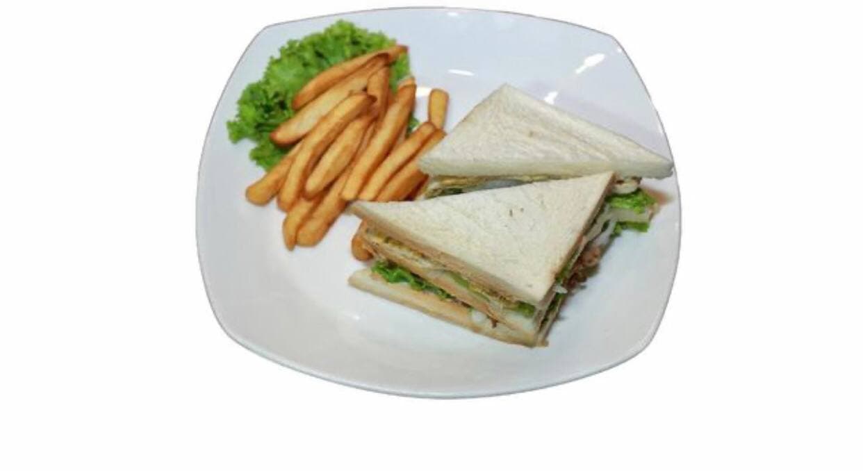 38.Club Sandwich